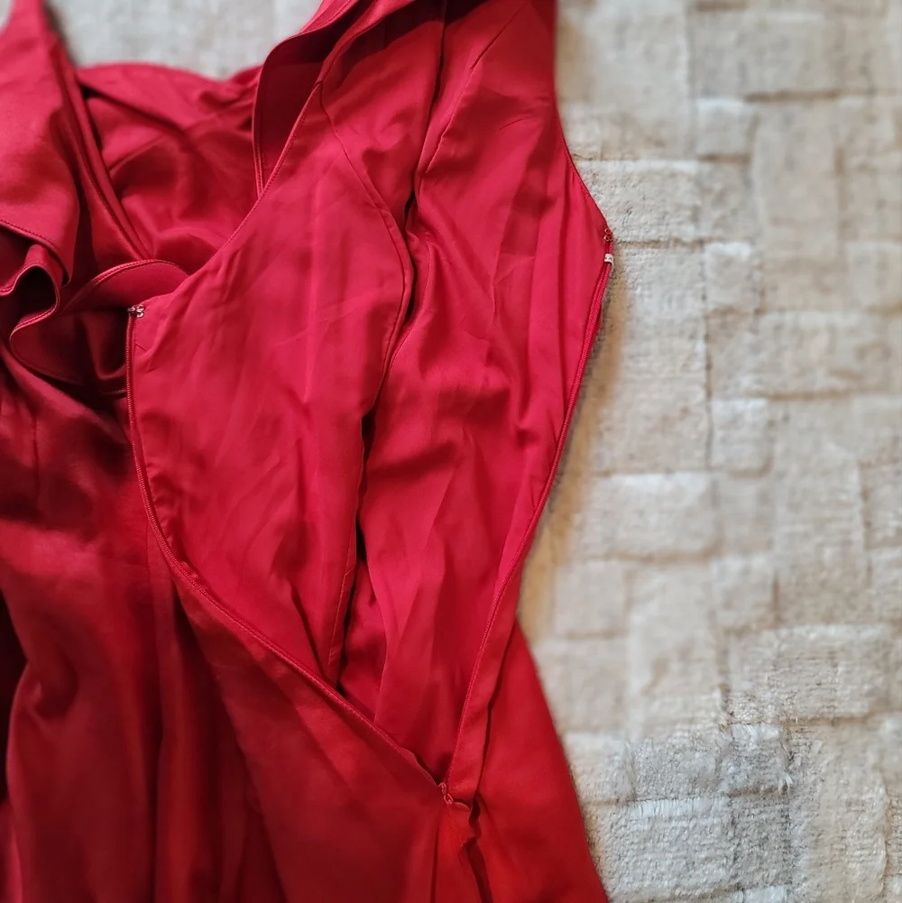 NWT DONNA KARAN Satin Sleeveless Asymmetric Ruffle Red V Neck Size 14 - Picture 9 of 11